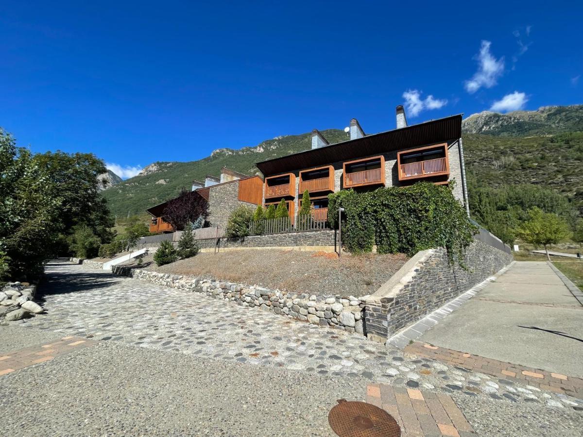 B49 - Bajo Con Jardin Peguera - Villmor Lejlighed Benasque Eksteriør billede